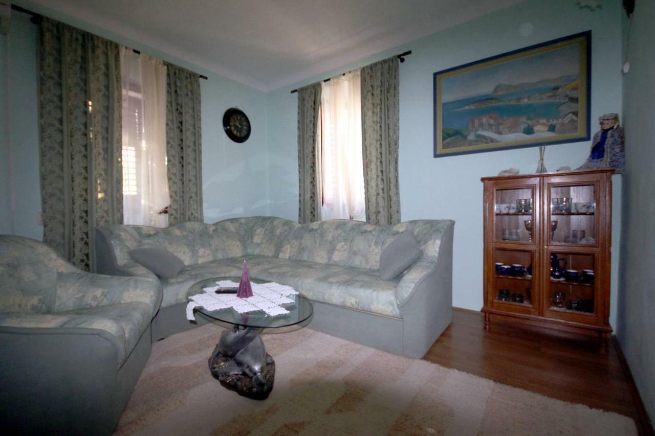Apartment Lorna & Igor Zuvic Omišalj Eksteriør billede