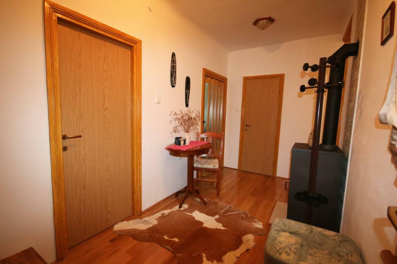 Apartment Lorna & Igor Zuvic Omišalj Eksteriør billede